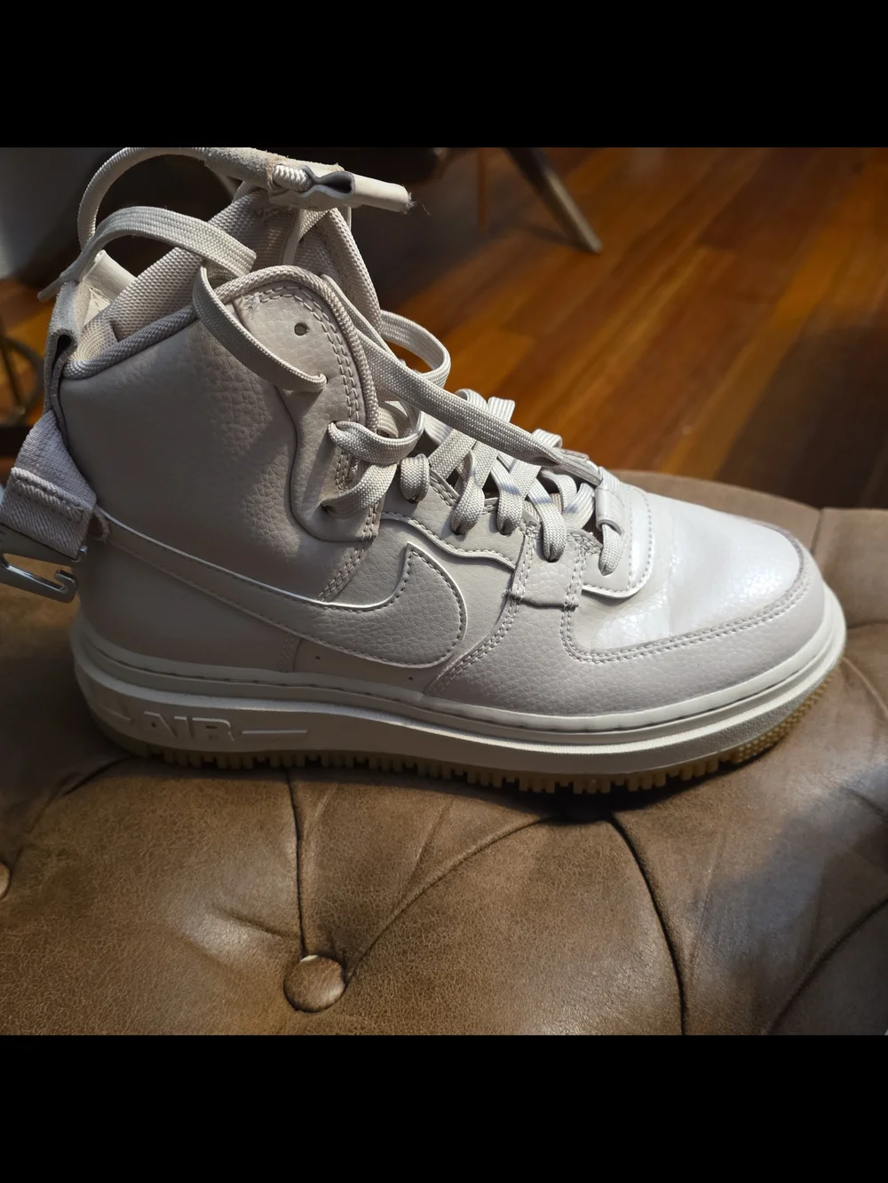 Nike Women's High-Top Athletic Boots in Light Beige